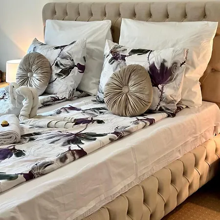 Sunshine Apartment *