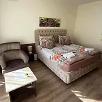 Sunshine דירה סנט קונסטנטין והלנה